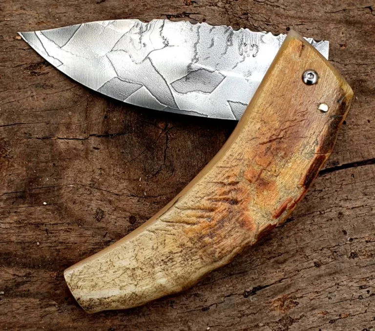 Couteau corse Martelloni lame damas mosaïque Couteau corse Martelloni lame damas mosaïque