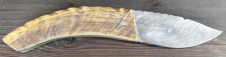 Couteau pliant damas martelloni Manche corne de bélier