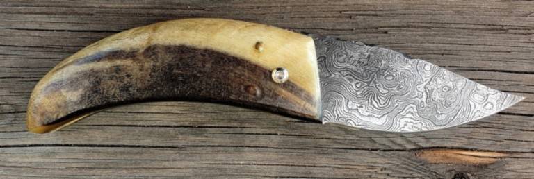 Couteau corse Martelloni pliant lame damas Couteau corse Martelloni pliant curnicciolu