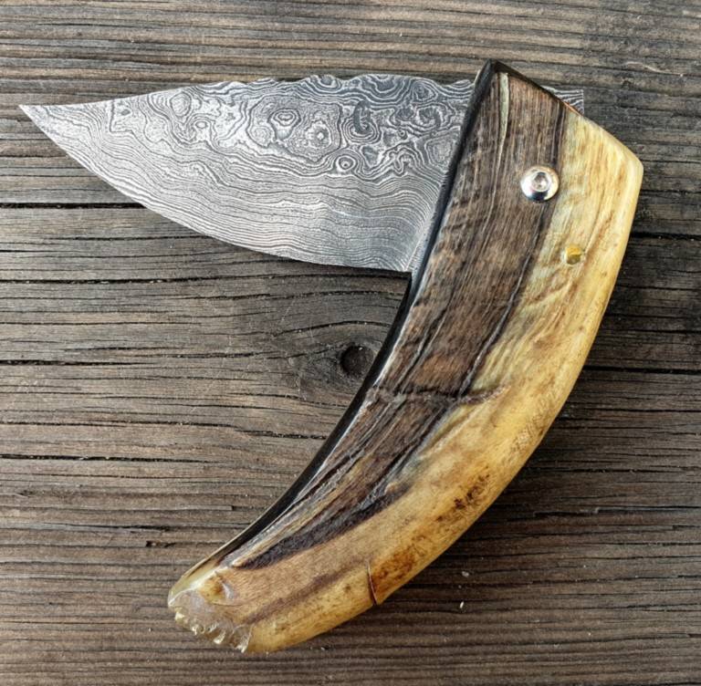 Couteau corse Martelloni pliant curnicciolu Couteau corse Martelloni pliant curnicciolu