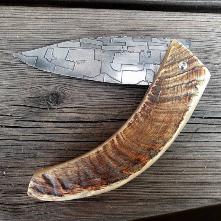 Couteau Corse Martelloni Lame damas mosaîque Couteau Corse Martelloni Lame damas mosaîque