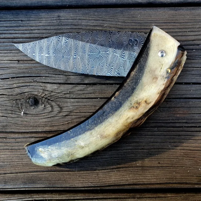 Couteau corse Martelloni lame damas mosaïque Couteau corse Martelloni lame damas mosaïque