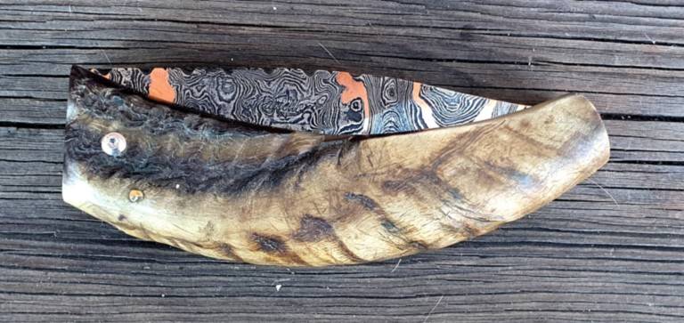 Couteau corse martelloni lame damas cuivre