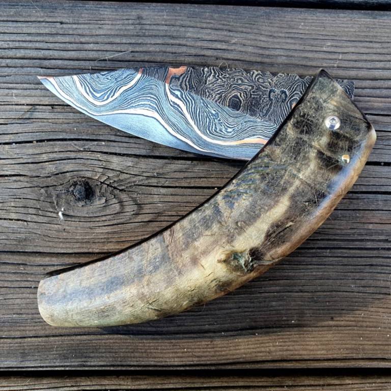 Couteau corse martelloni lame damas cuivre