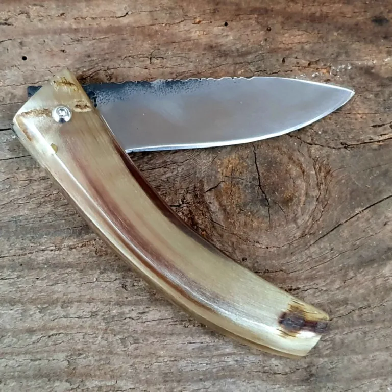 Couteau corse Martelloni acier corne de bélier