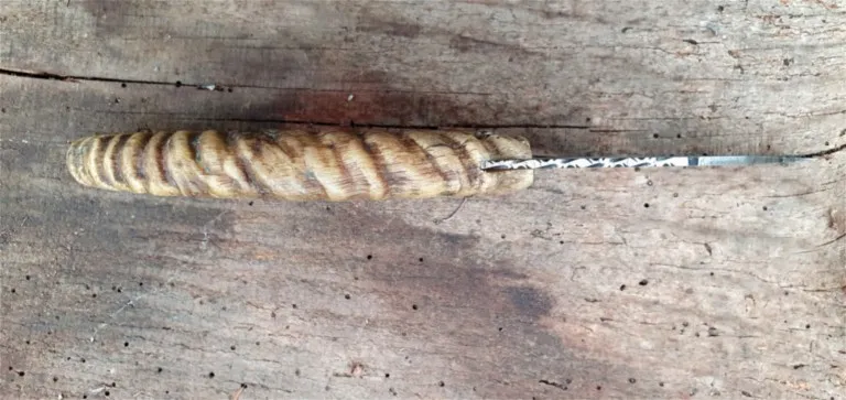 Couteau corse Martelloni lame damas Couteau corse Martelloni lame damas mosaîque