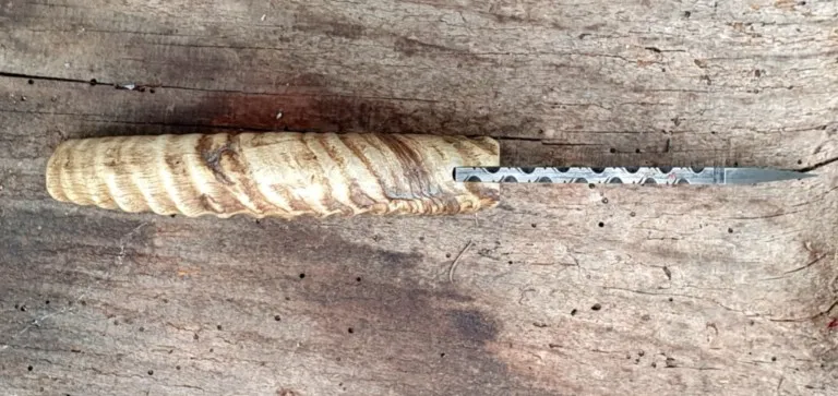 Couteau  corse Martelloni lame damas