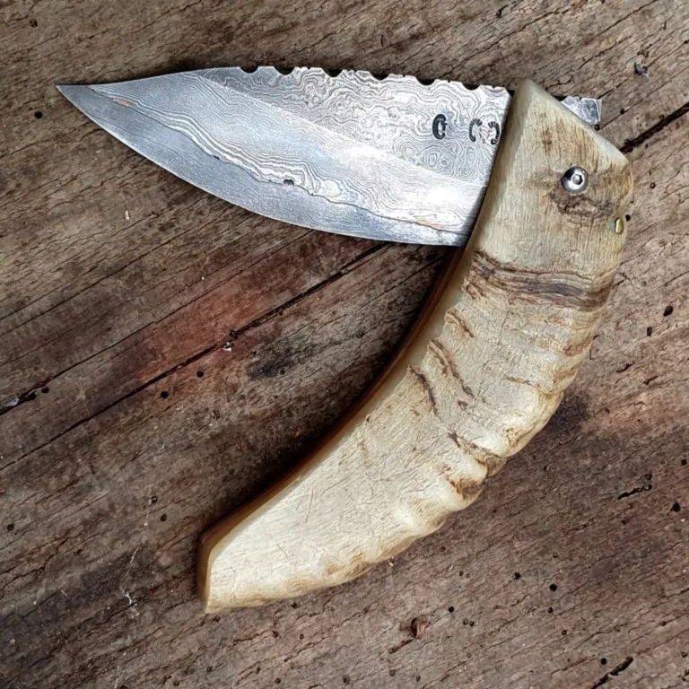 Couteau  corse Martelloni lame damas